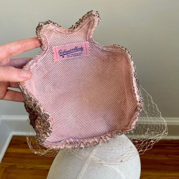 Vintage 40s Gertrude Sheedy Pink Curvette Fascinator Silk Beaded Hat w/ Veil - Picture 13 of 16